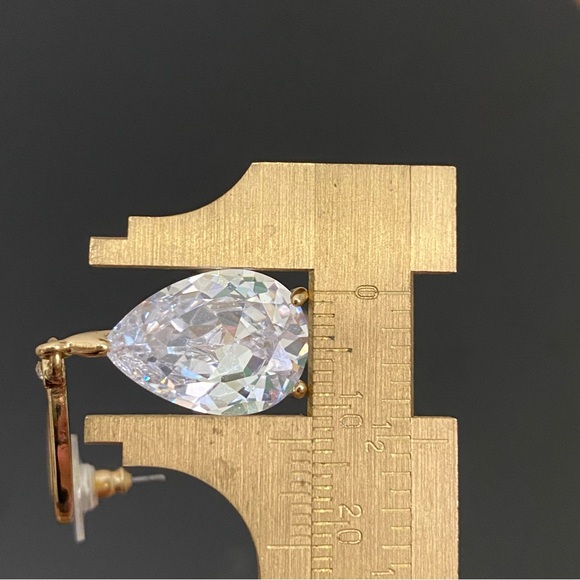 Unsigned Gold-tone Large Crystal Glass Teardrop 11mm Dangling Drop Earrings 12g - Picture 11 of 14